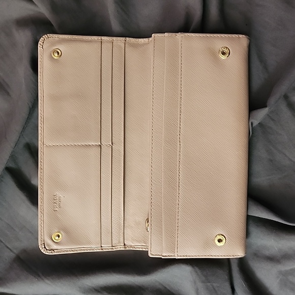 Prada double snap Soffiano nude/blush leather long wallet with ๐ COA ๐ - Picture 7 of 10